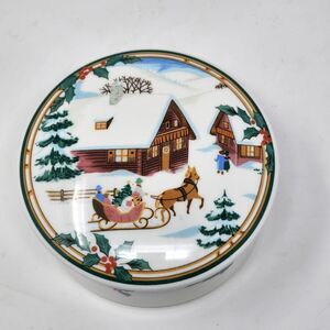 Mikasa Christmas Magic Ceramic Candy Dish/Trinket Box with Winter Scene Lid, EUC